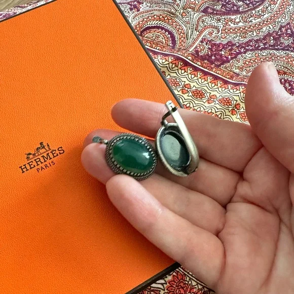 Vintage Bronze Earrings with green stone - Picture 8 of 11